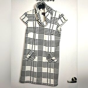 R&K Originals (Size 10) Cream & Black Houndstooth Pattern Stretch SS Shift Dress